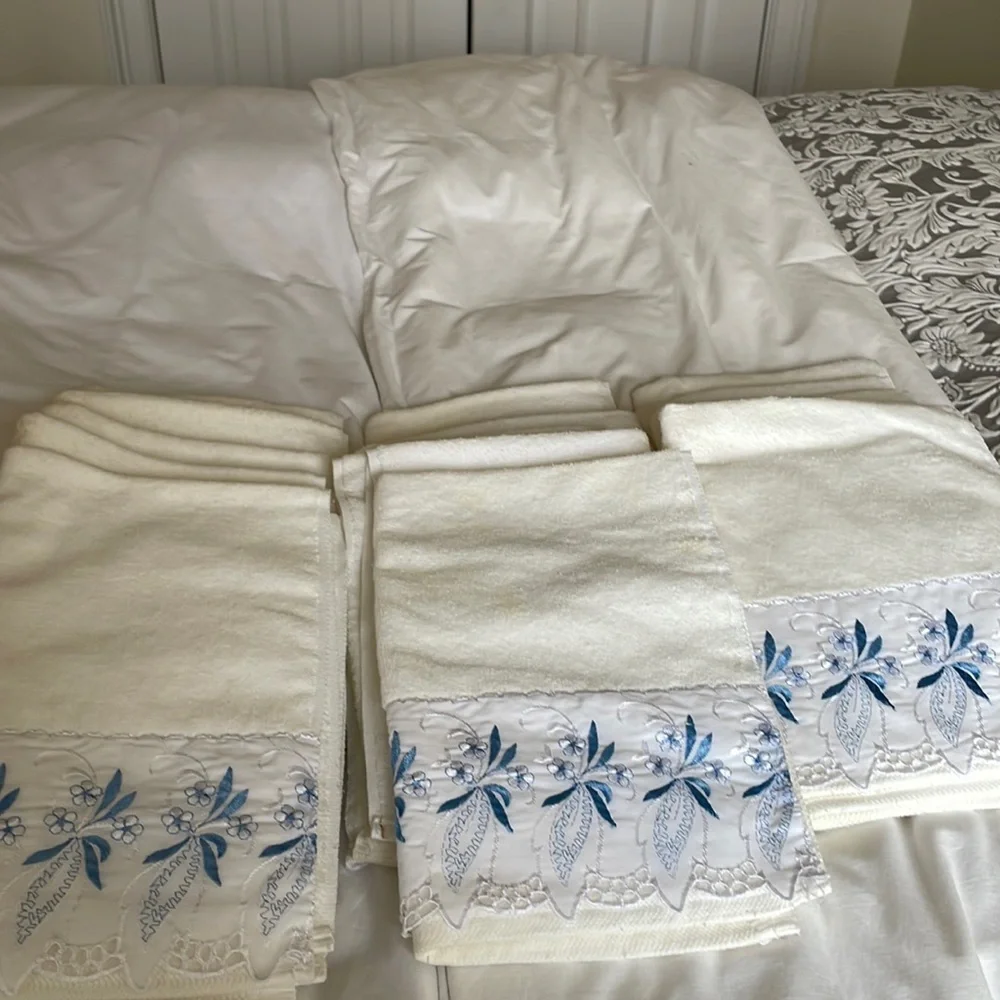 14 Hand Towels